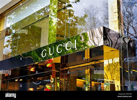 negozio gucci dusseldorf|Breuninger Gucci Corner .